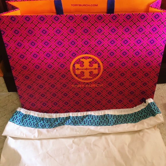 Tory Burch shopping set - Picture 1 of 4